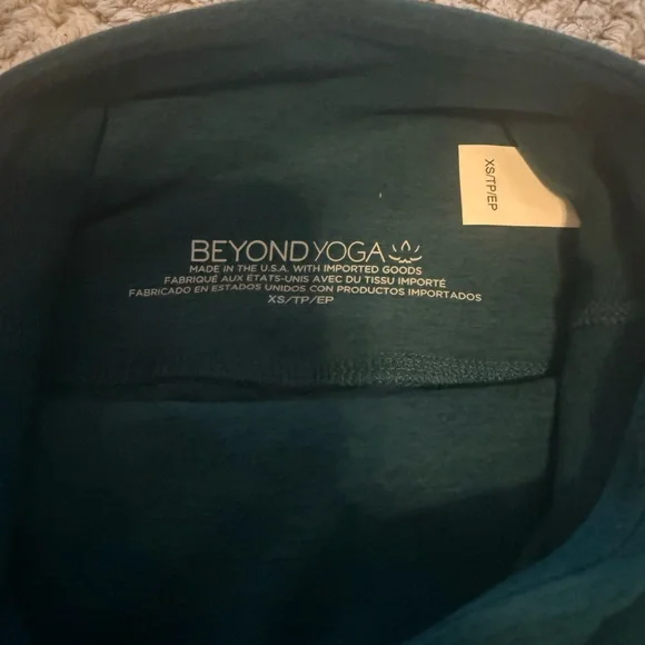 Beyond Yoga Spacedye Caught in the Midi Teal leggings {XS} - Picture 3 of 5